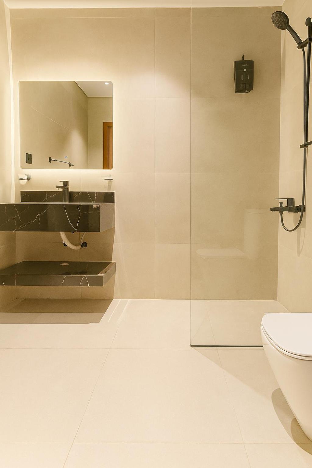 Luxury Apartment *